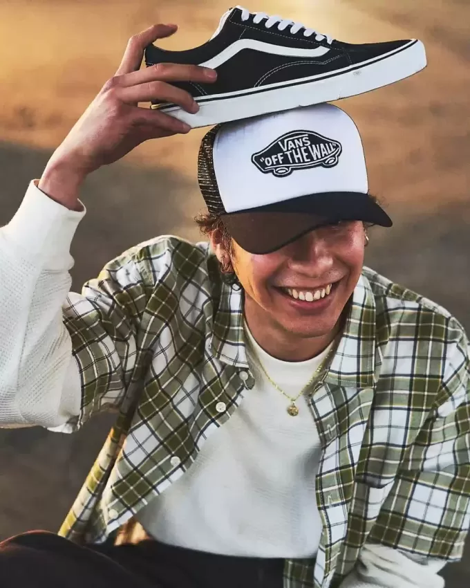 Casquette de camionneur à visière incurvée avec patch classique