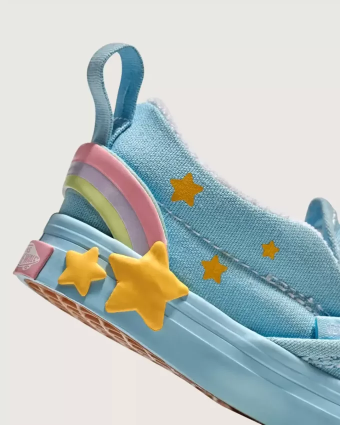 Chaussure classique à enfiler en V pour tout-petit