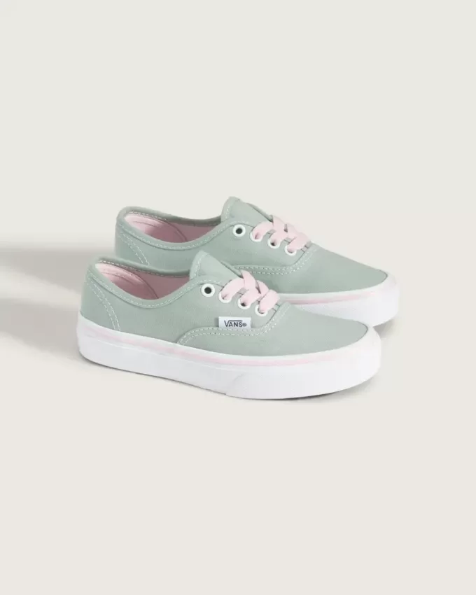 Chaussures authentiques pour petits enfants
