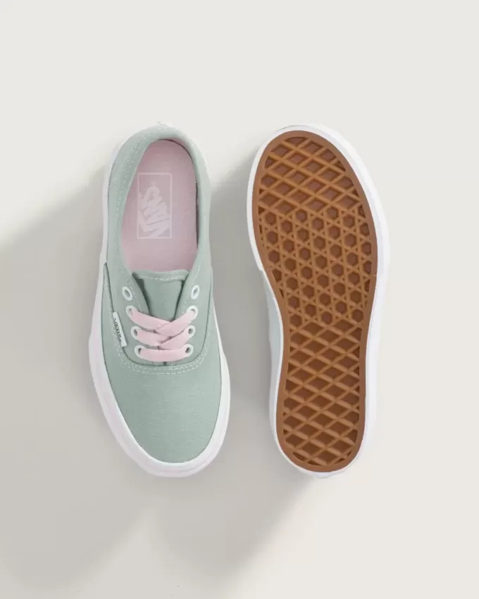 Chaussures authentiques pour petits enfants