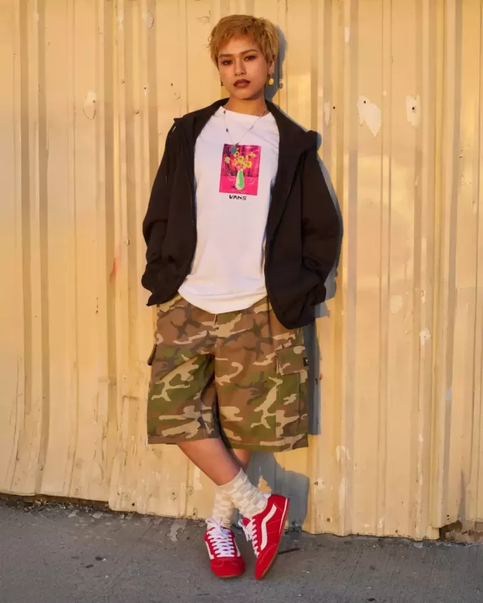 Short ample Range Cargo 22 »